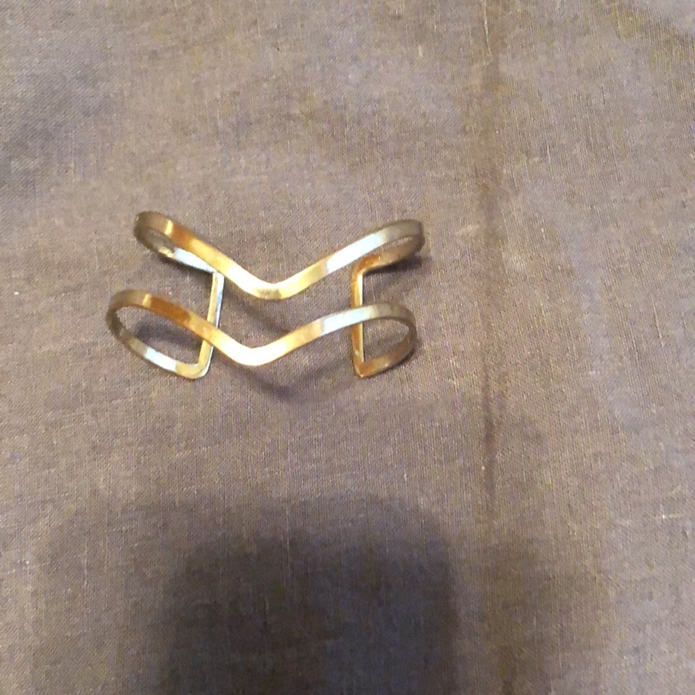 Two Row Arrow Cuff - Picture 2 of 4